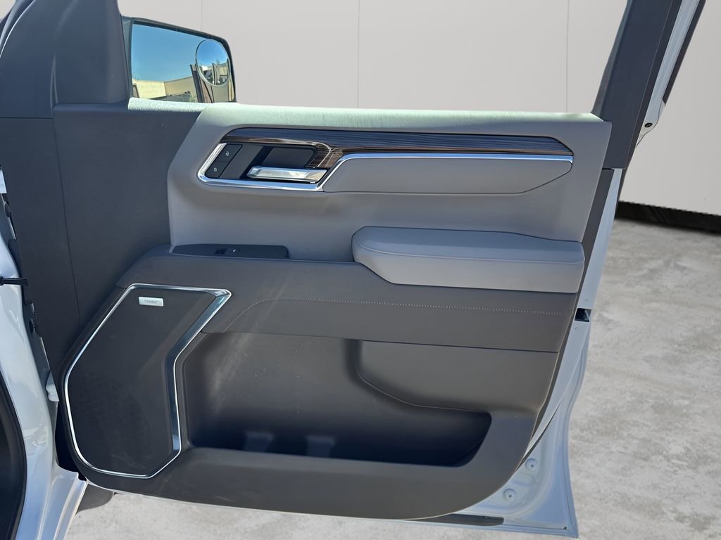 Used 2025 Chevrolet Silverado 1500 LT Trail Boss w/ Convenience Package II image 13