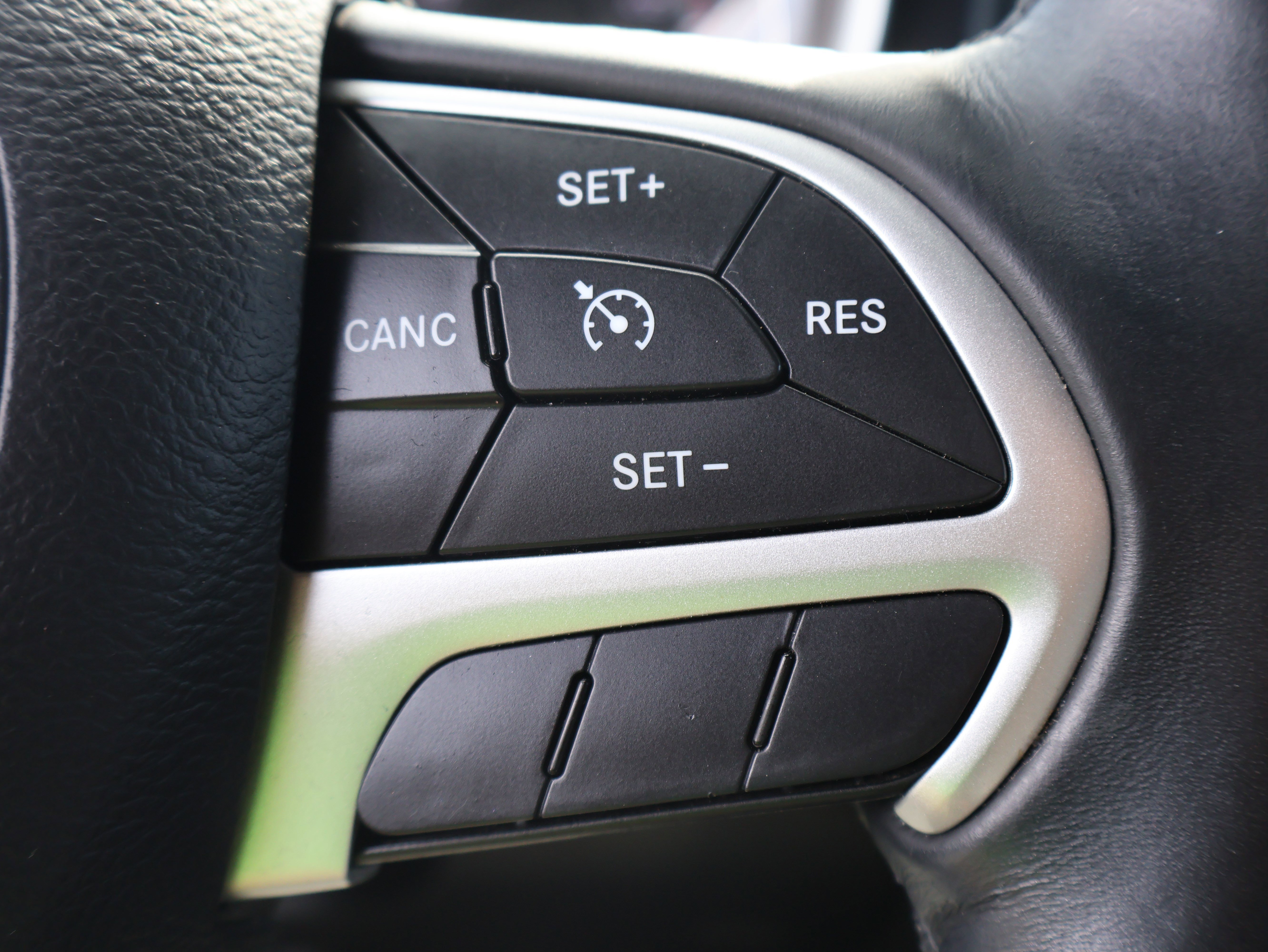 Used 2017 Dodge Charger SXT w/ AWD Plus Group image 30