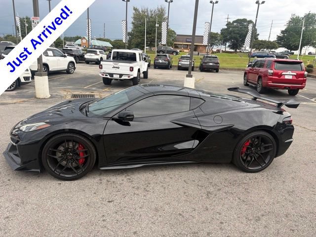 Used 2025 Chevrolet Corvette Z06 RWD image 6