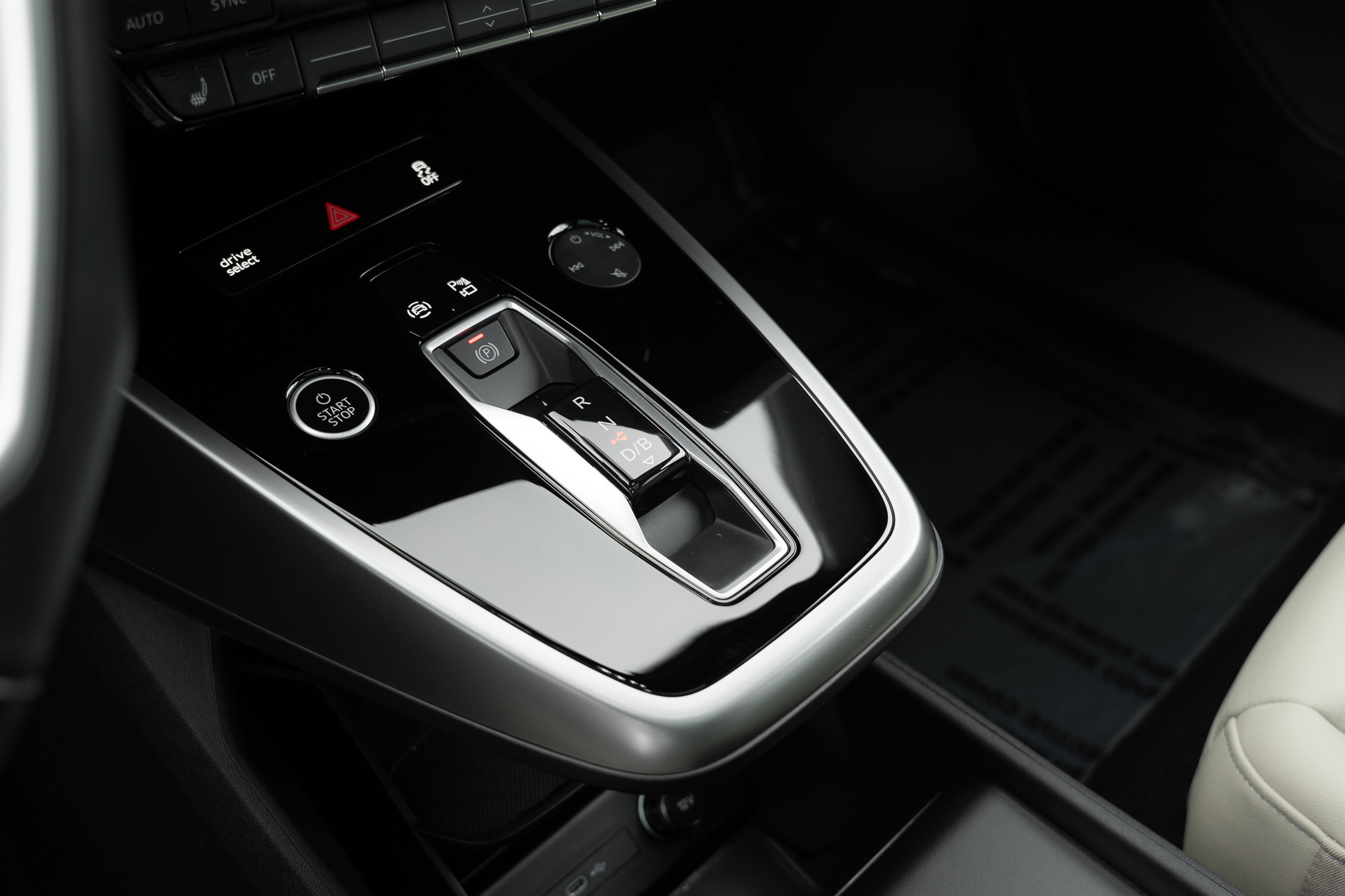 Certified 2024 Audi Q4 e-tron Prestige image 21