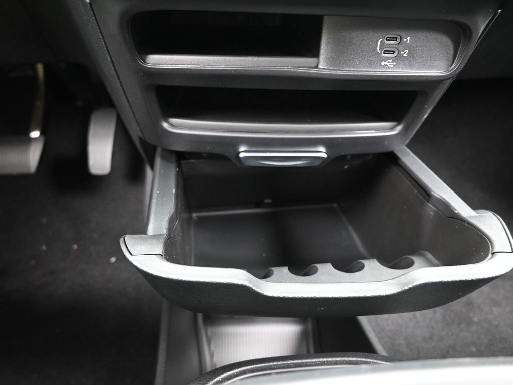 New 2026 Chrysler Voyager LX FWD image 19