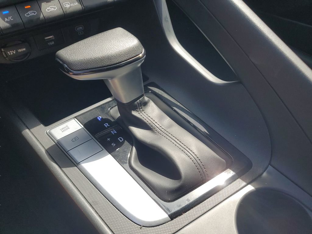 Used 2024 Hyundai Elantra SE image 18