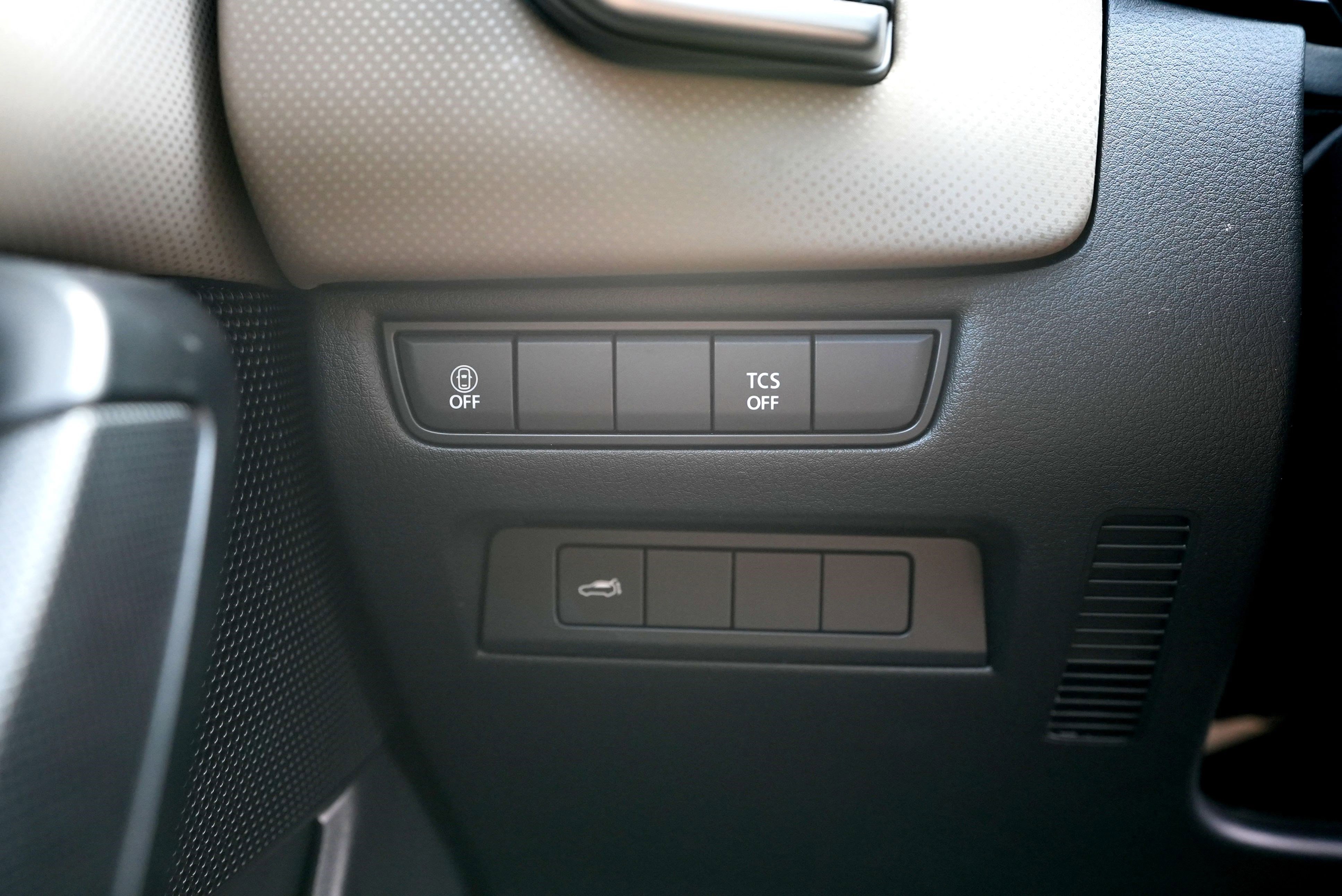 Certified 2025 MAZDA CX-50 AWD 2.5 S w/ Premium Package image 22