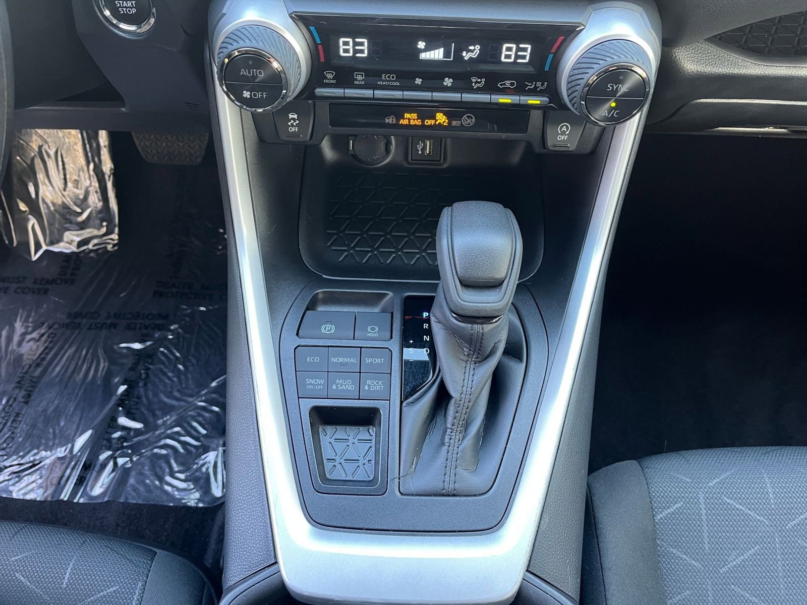 Used 2025 Toyota RAV4 XLE image 40