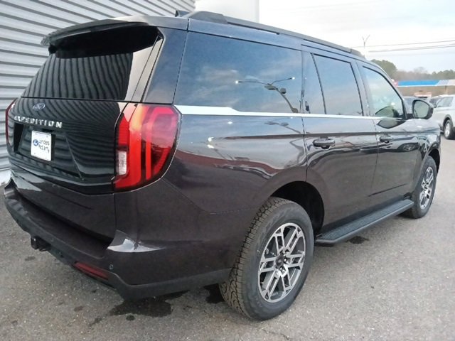 New 2026 Ford Expedition Active image 3