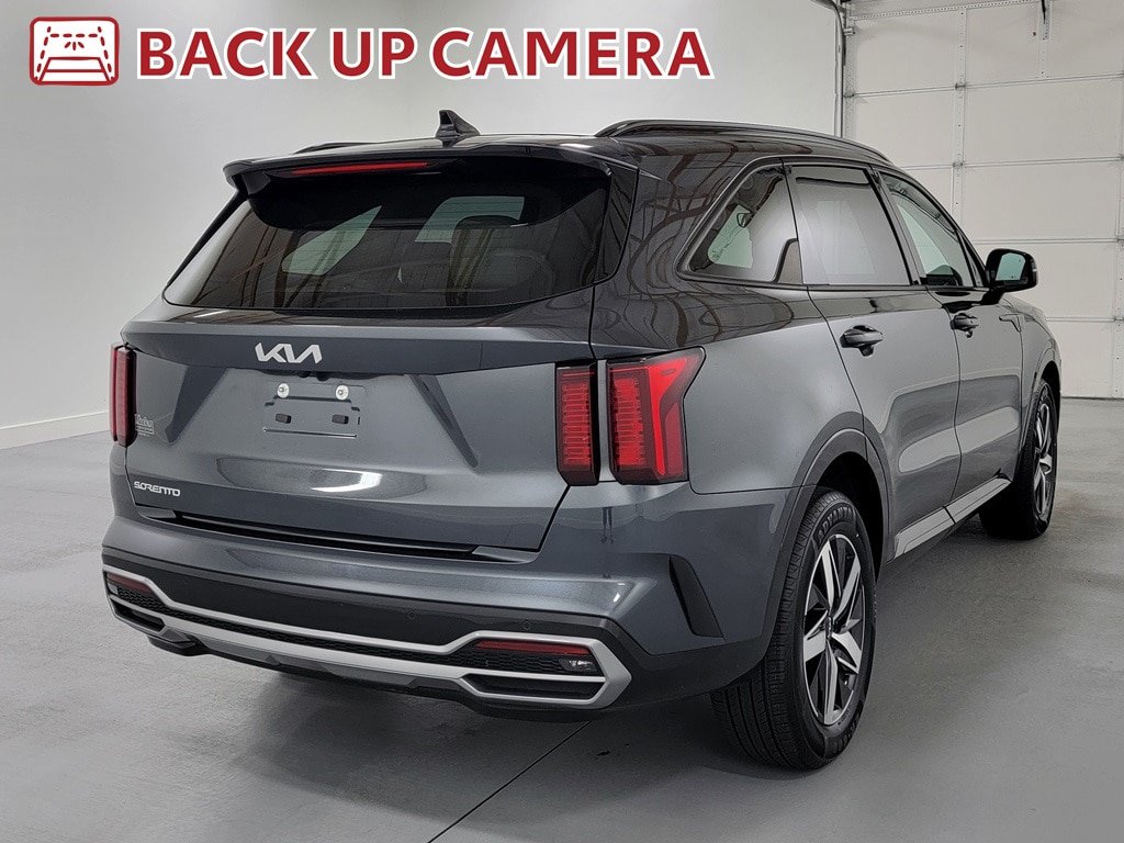 Used 2023 Kia Sorento S w/ Panoramic Sunroof Package FWD image 8