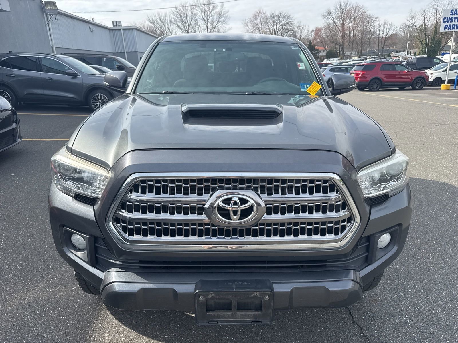 Used 2016 Toyota Tacoma TRD Sport w/ Towing Package image 2
