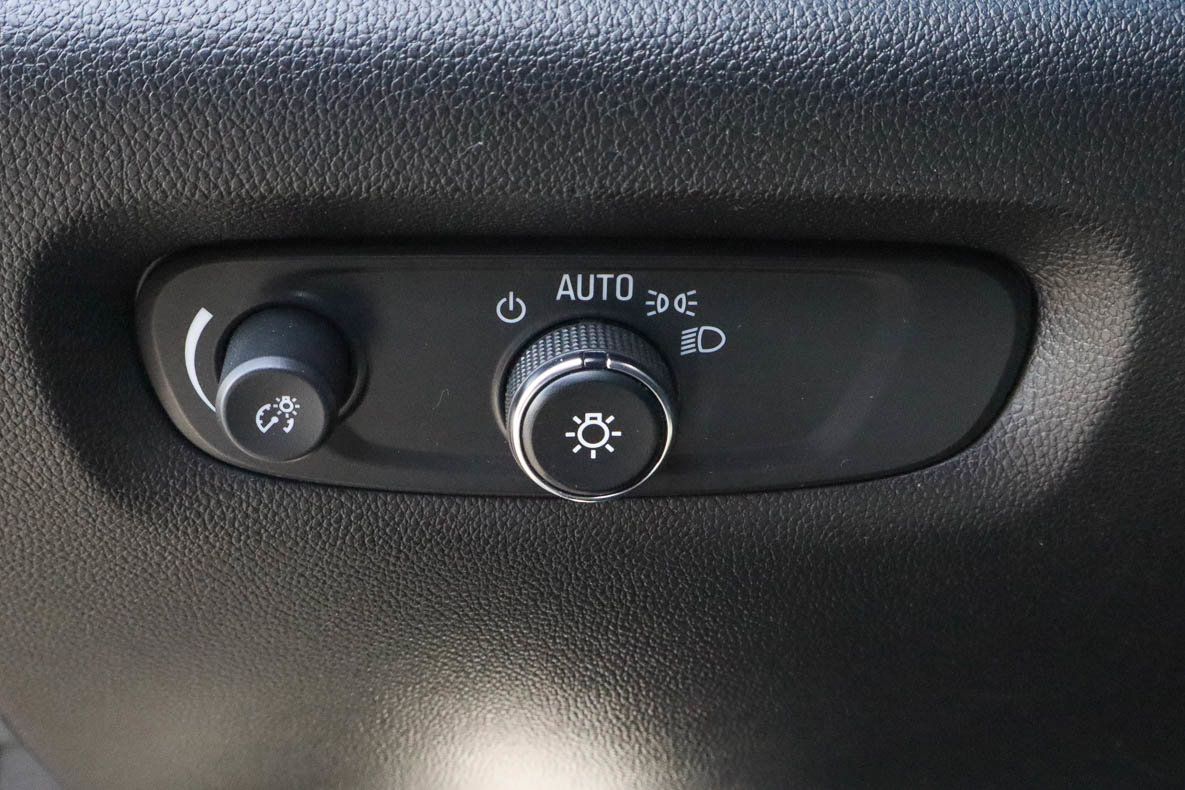 Used 2023 Chevrolet Traverse LT image 16