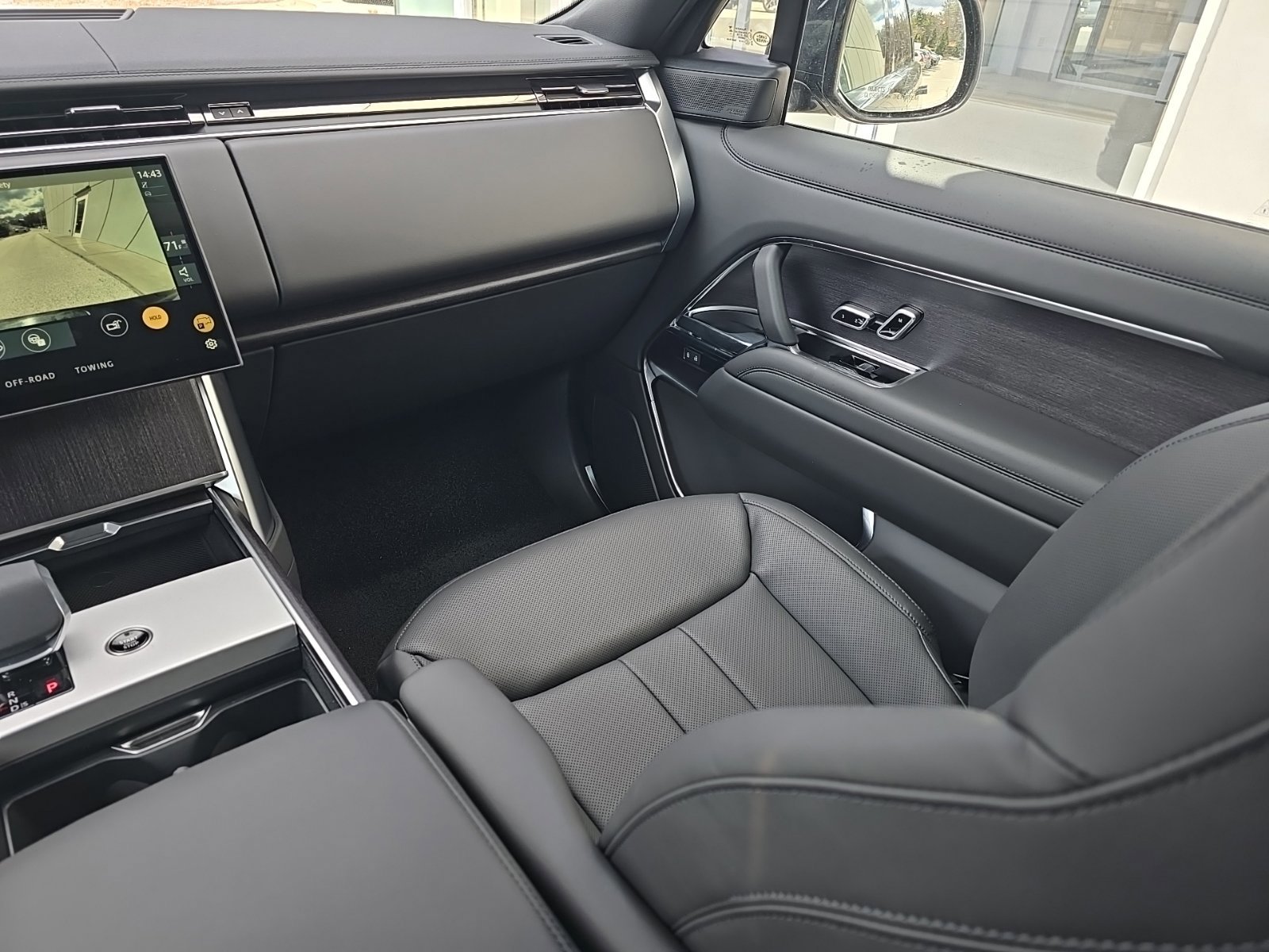 New 2026 Land Rover Range Rover SE image 22