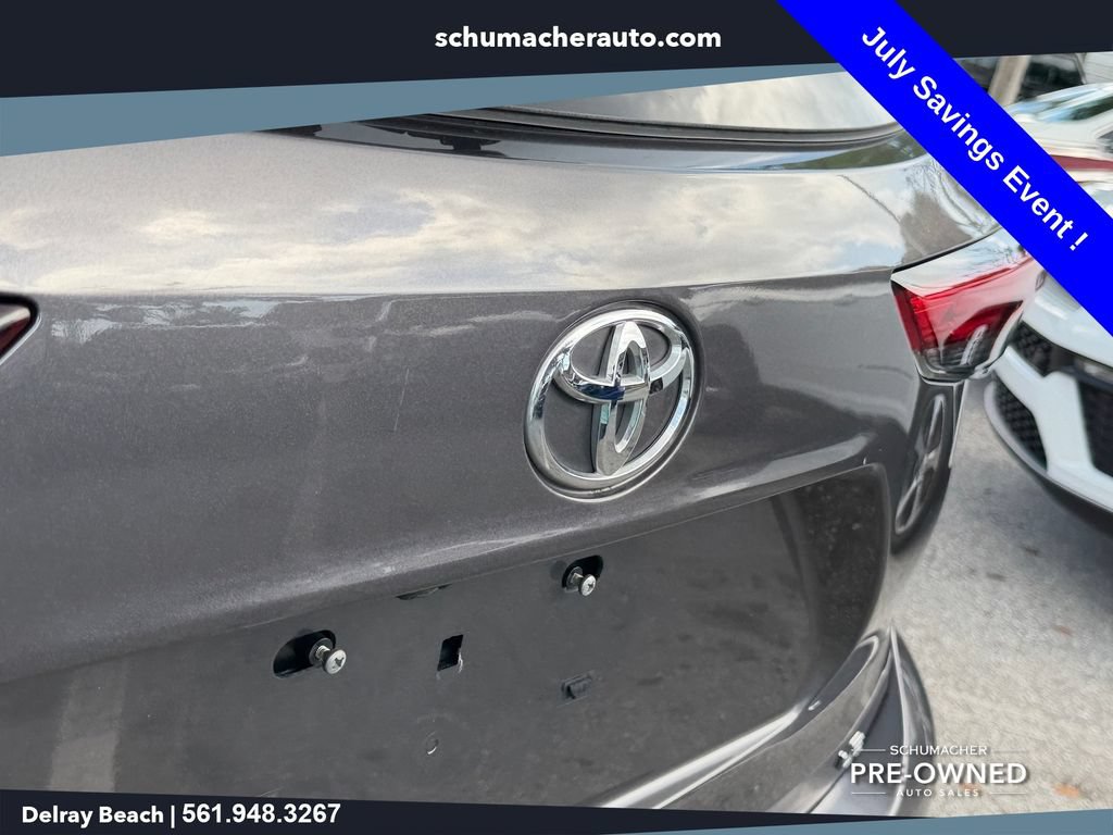 Used 2021 Toyota Highlander LE FWD image 14