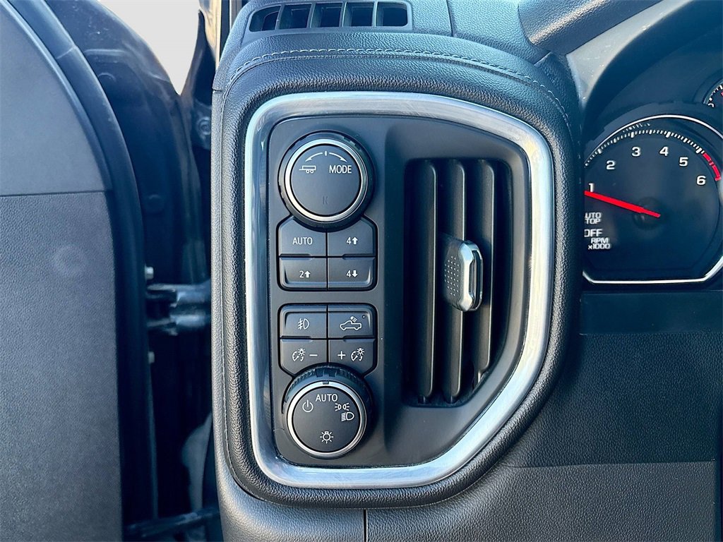 Used 2021 Chevrolet Silverado 1500 RST image 10