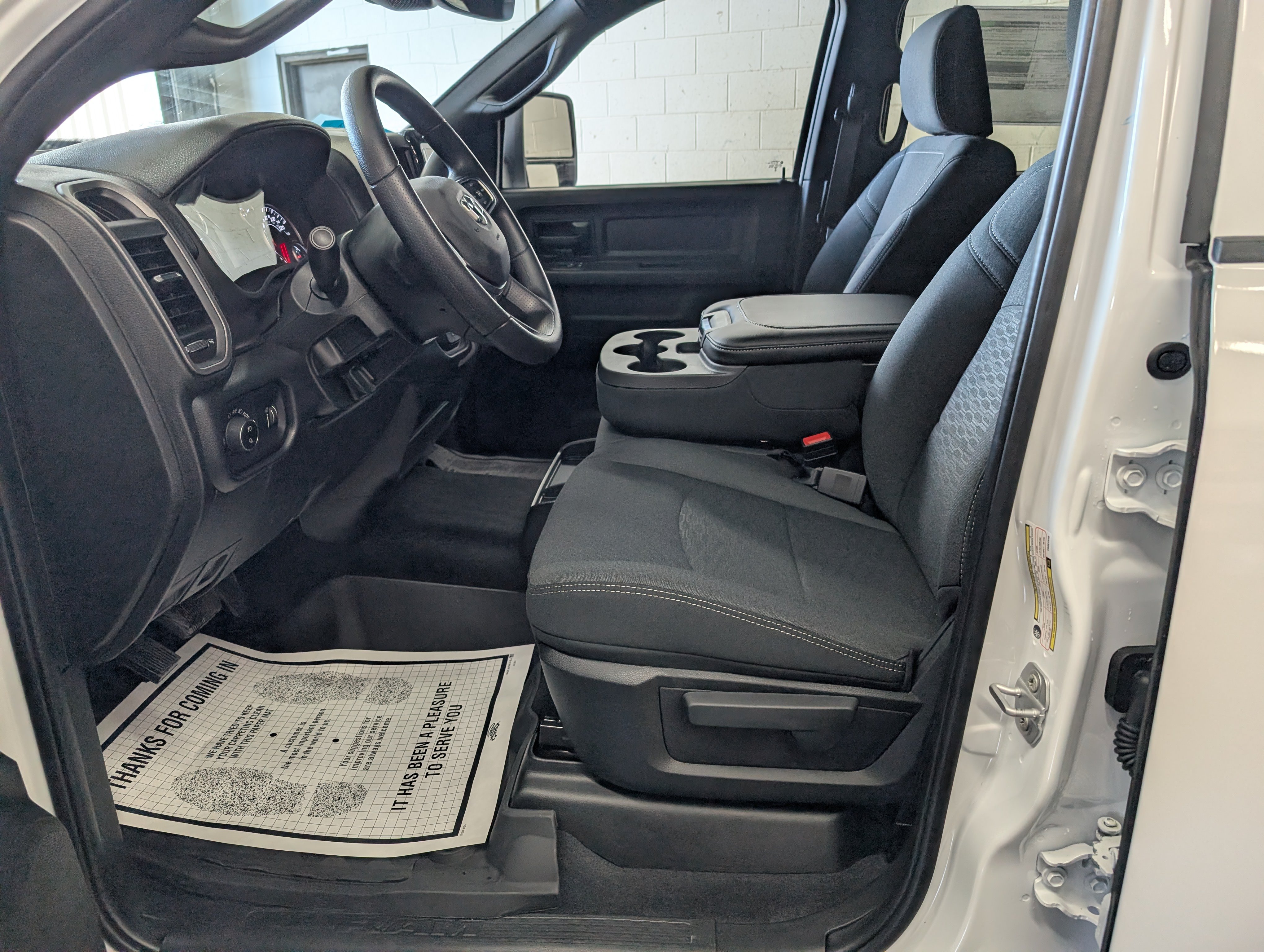New 2026 RAM 3500 Tradesman AWD/4WD image 17