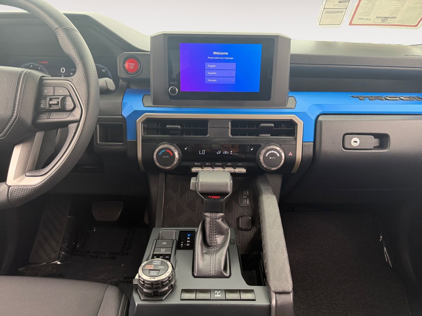 Certified 2025 Toyota Tacoma TRD Off-Road AWD/4WD image 11