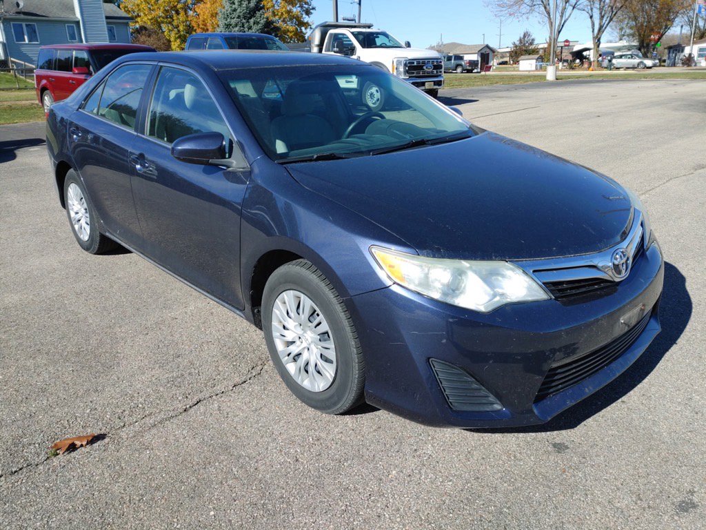 Used 2014 Toyota Camry XLE video 1
