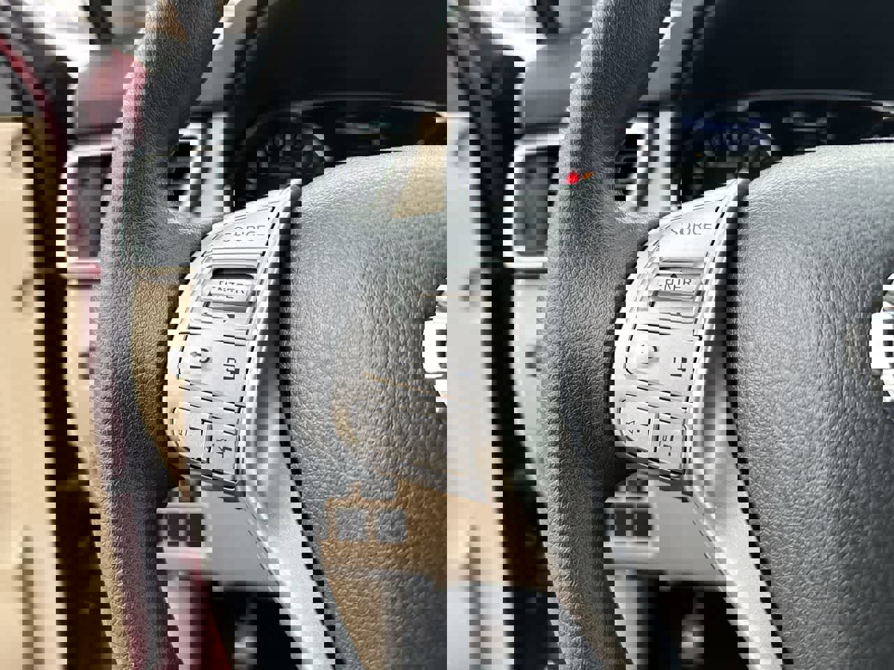 Used 2016 Nissan Rogue SV w/ SV Premium Package image 21