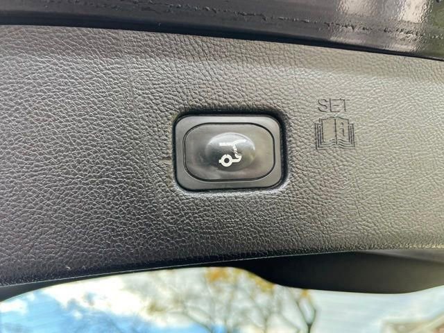 Used 2023 Ford Edge Titanium image 13