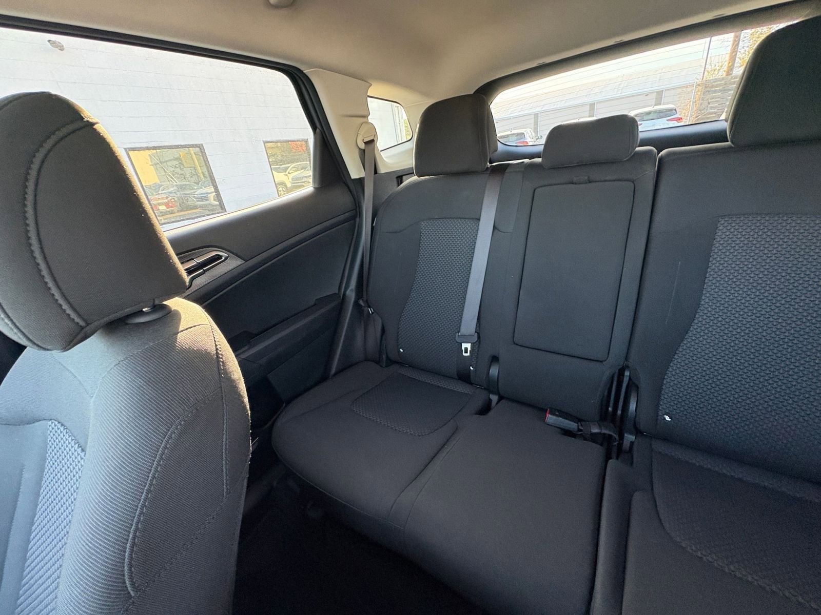 Used 2025 Kia Sportage LX image 38