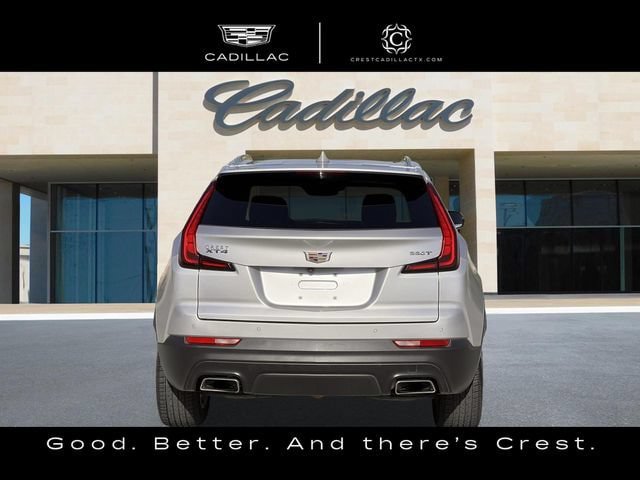 Used 2021 Cadillac XT4 Luxury w/ Cold Weather Package FWD image 4
