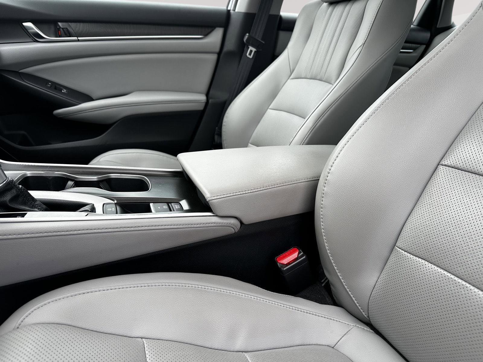 Certified 2018 Honda Accord EX-L image 18