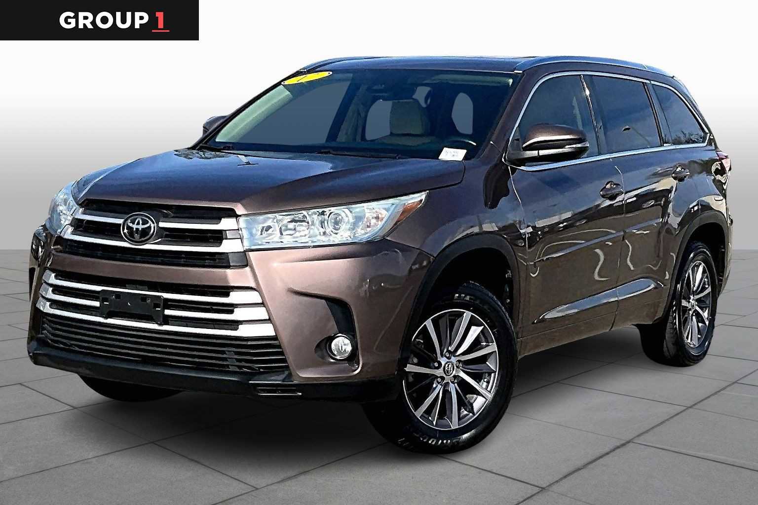 Used 2017 Toyota Highlander XLE image 1