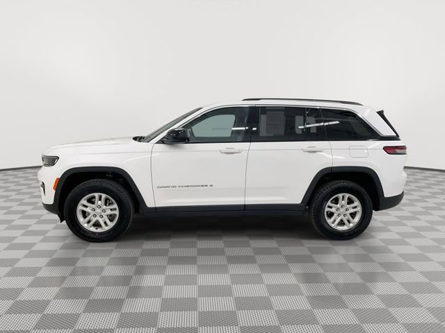 Used 2024 Jeep Grand Cherokee Laredo AWD/4WD image 7