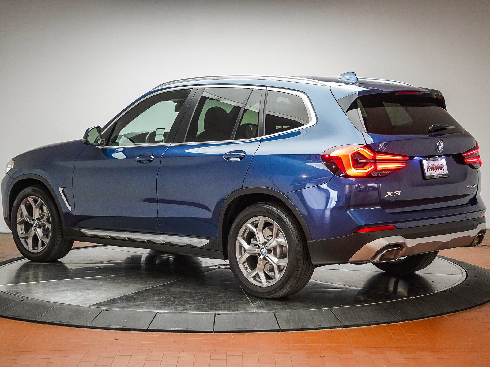Used 2022 BMW X3 sDrive30i w/ Premium Package 2 RWD image 2