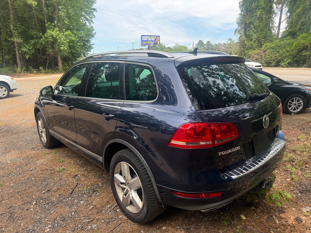 Used 2011 Volkswagen Touareg TDI AWD/4WD image 4
