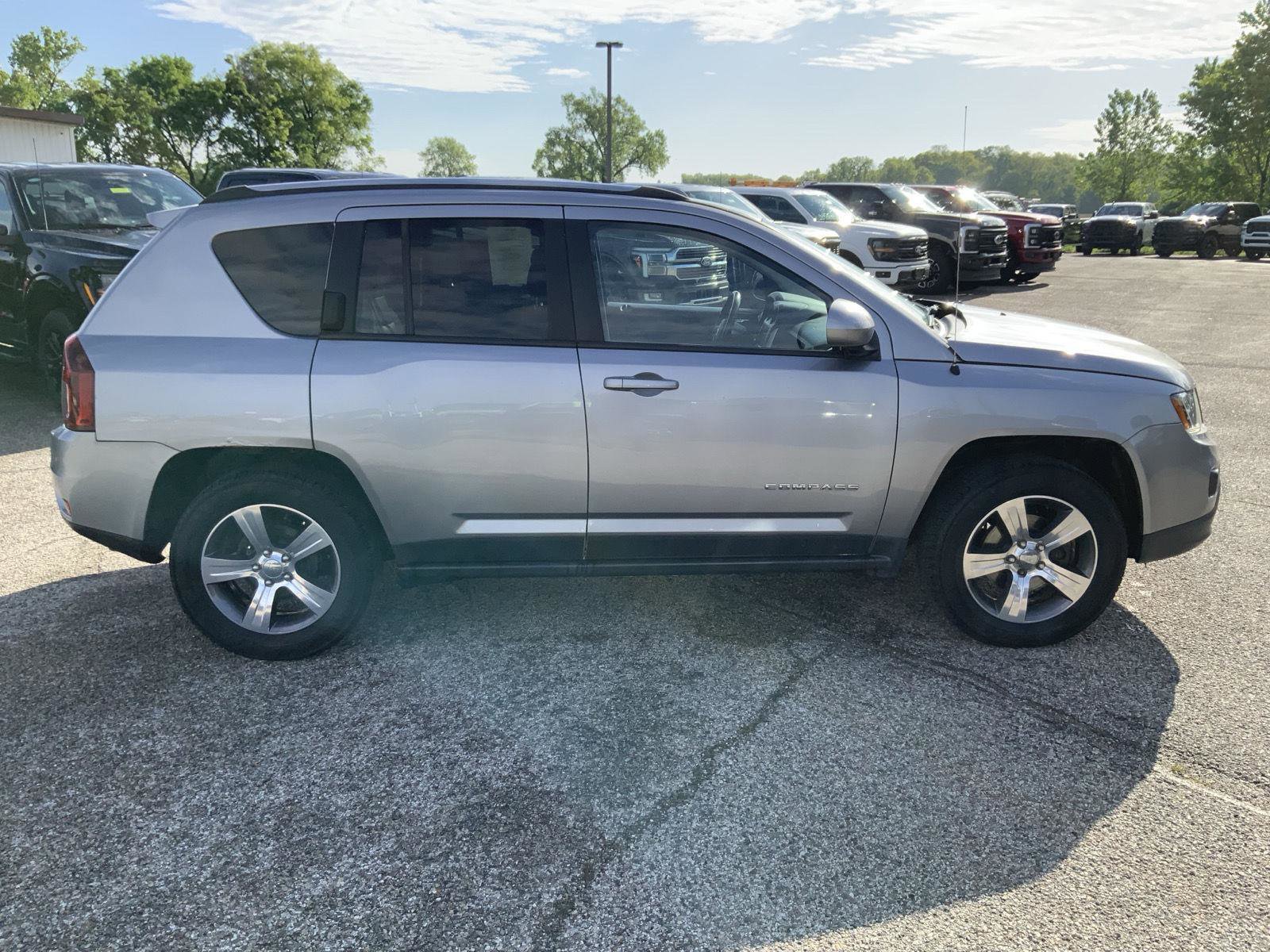 Used 2017 Jeep Compass High Altitude AWD/4WD image 9