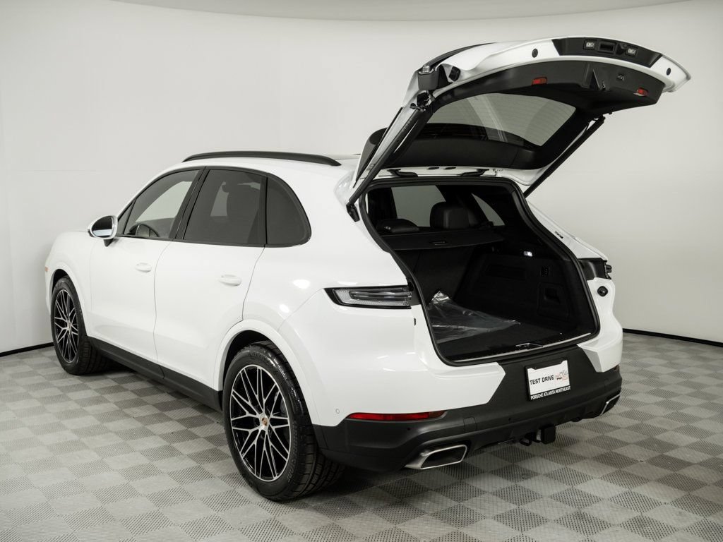 Certified 2026 Porsche Cayenne AWD/4WD image 34