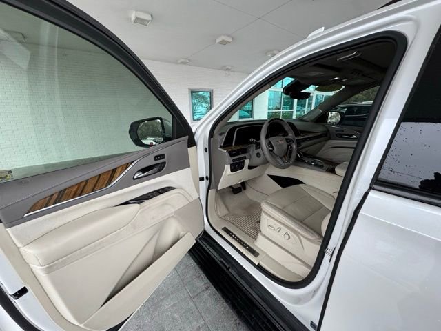 Used 2022 Cadillac Escalade Sport Platinum w/ Heavy-Duty Trailer Package image 12