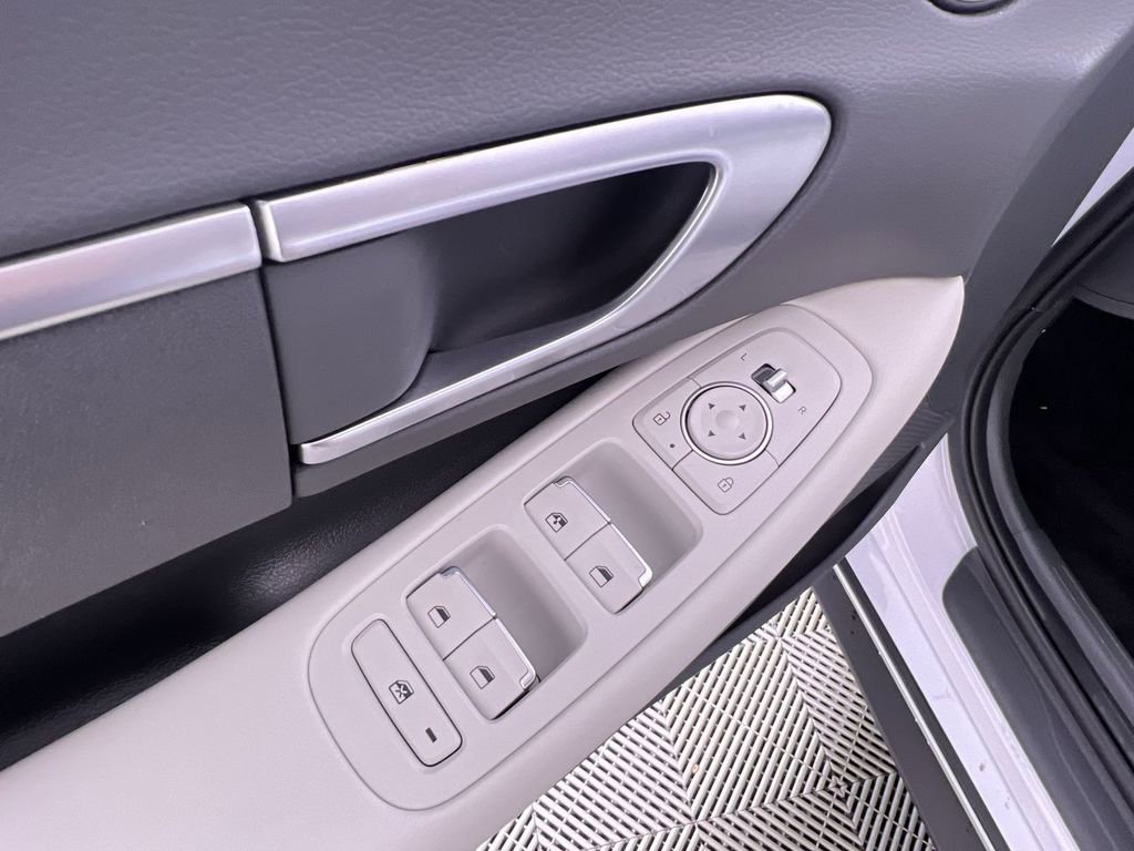 Used 2025 Hyundai Sonata SE image 14