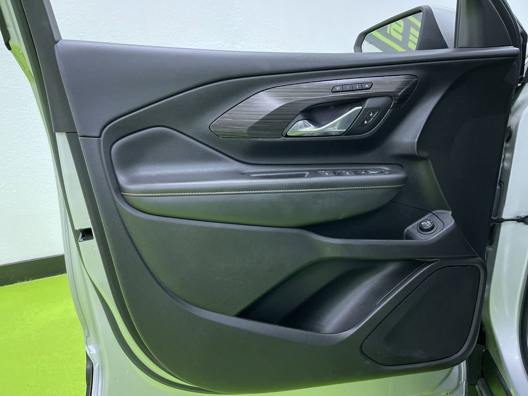 Used 2018 GMC Terrain SLT w/ Preferred Package image 17