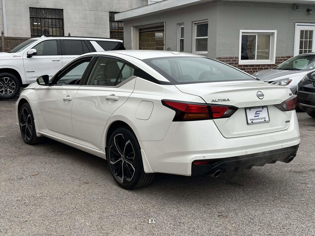 Used 2025 Nissan Altima 2.5 SR AWD/4WD image 7