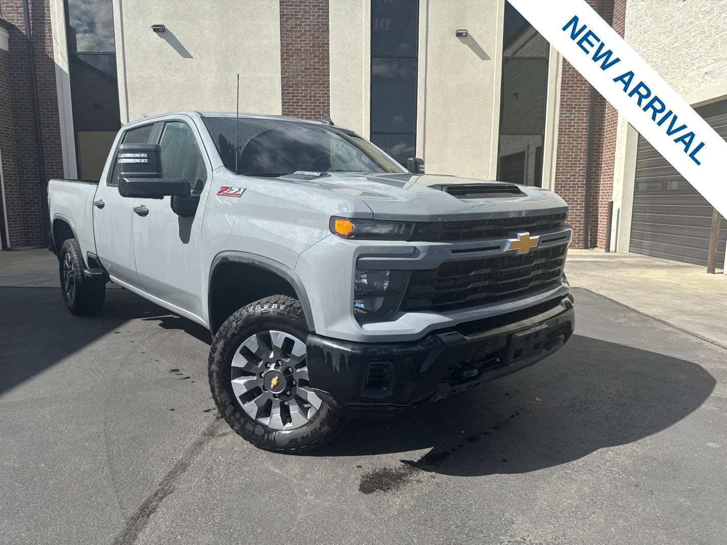 Used 2025 Chevrolet Silverado 2500 Custom w/ Custom Value Package AWD/4WD image 1