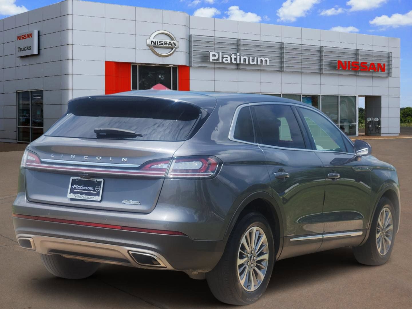 Used 2021 Lincoln Nautilus Reserve AWD/4WD image 4