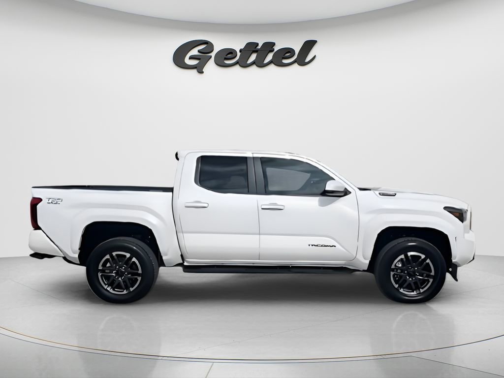 Used 2025 Toyota Tacoma TRD Sport image 9