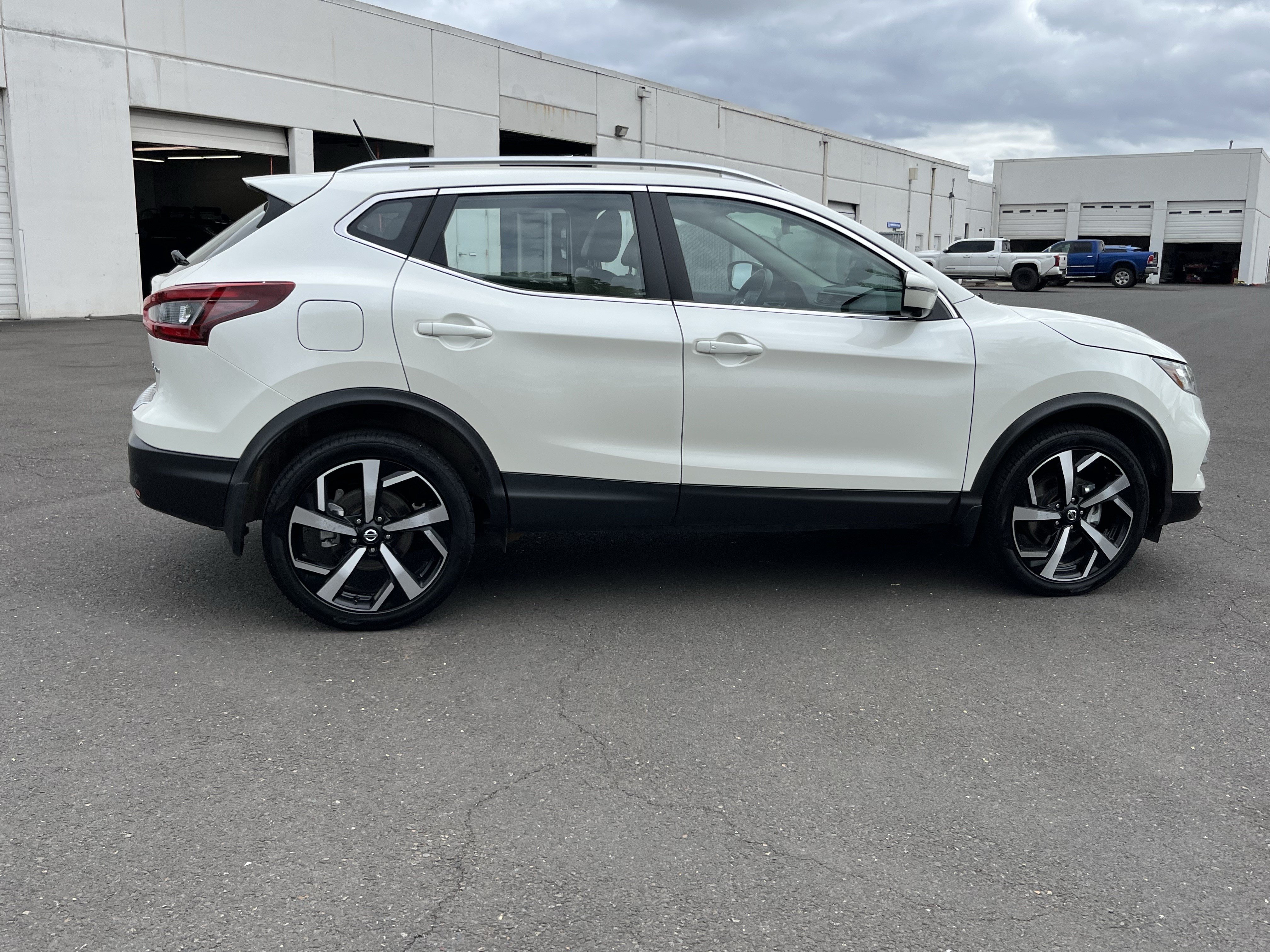 Used 2022 Nissan Rogue Sport SL AWD/4WD image 6