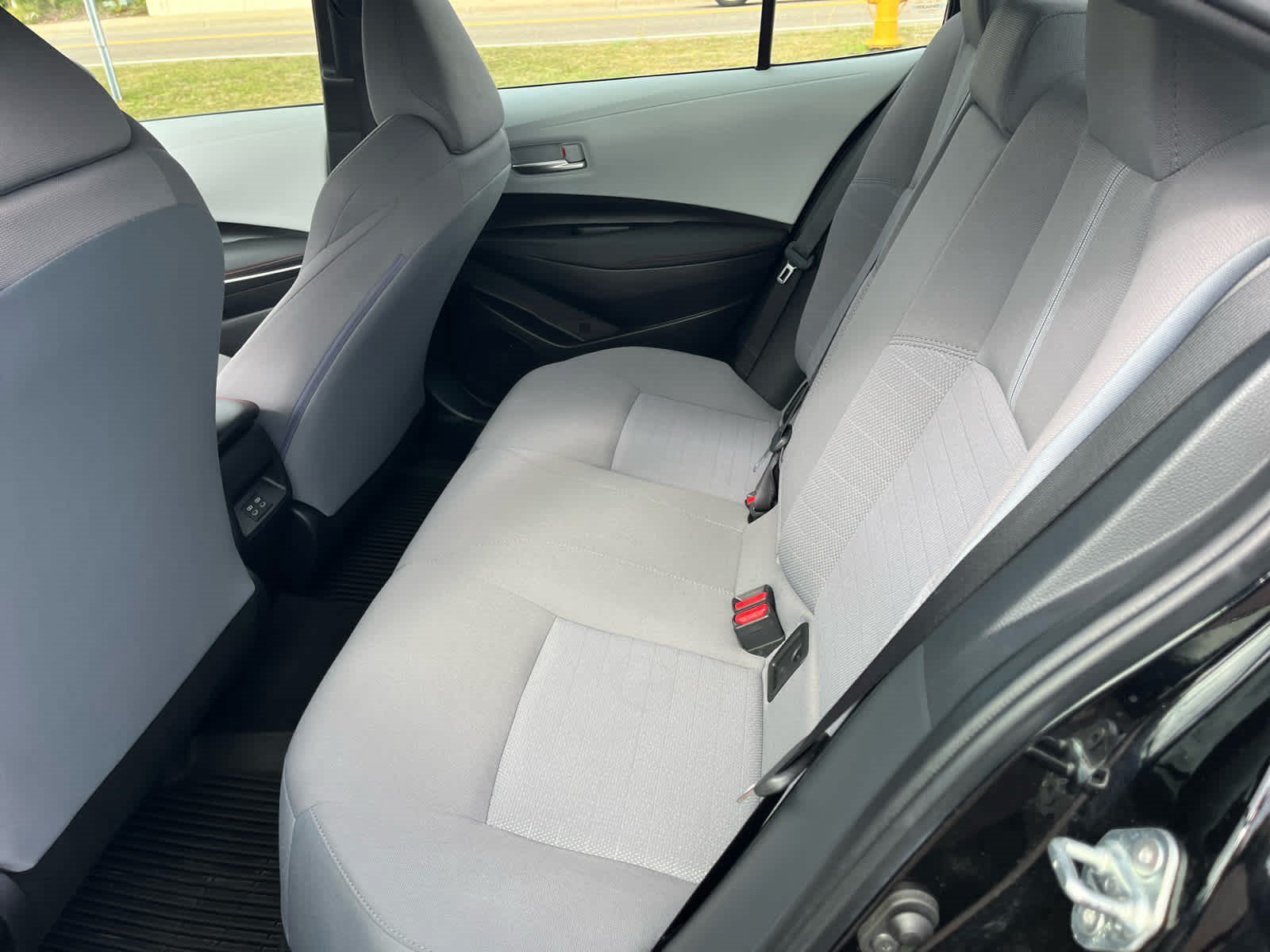 Used 2023 Toyota Corolla SE FWD image 9