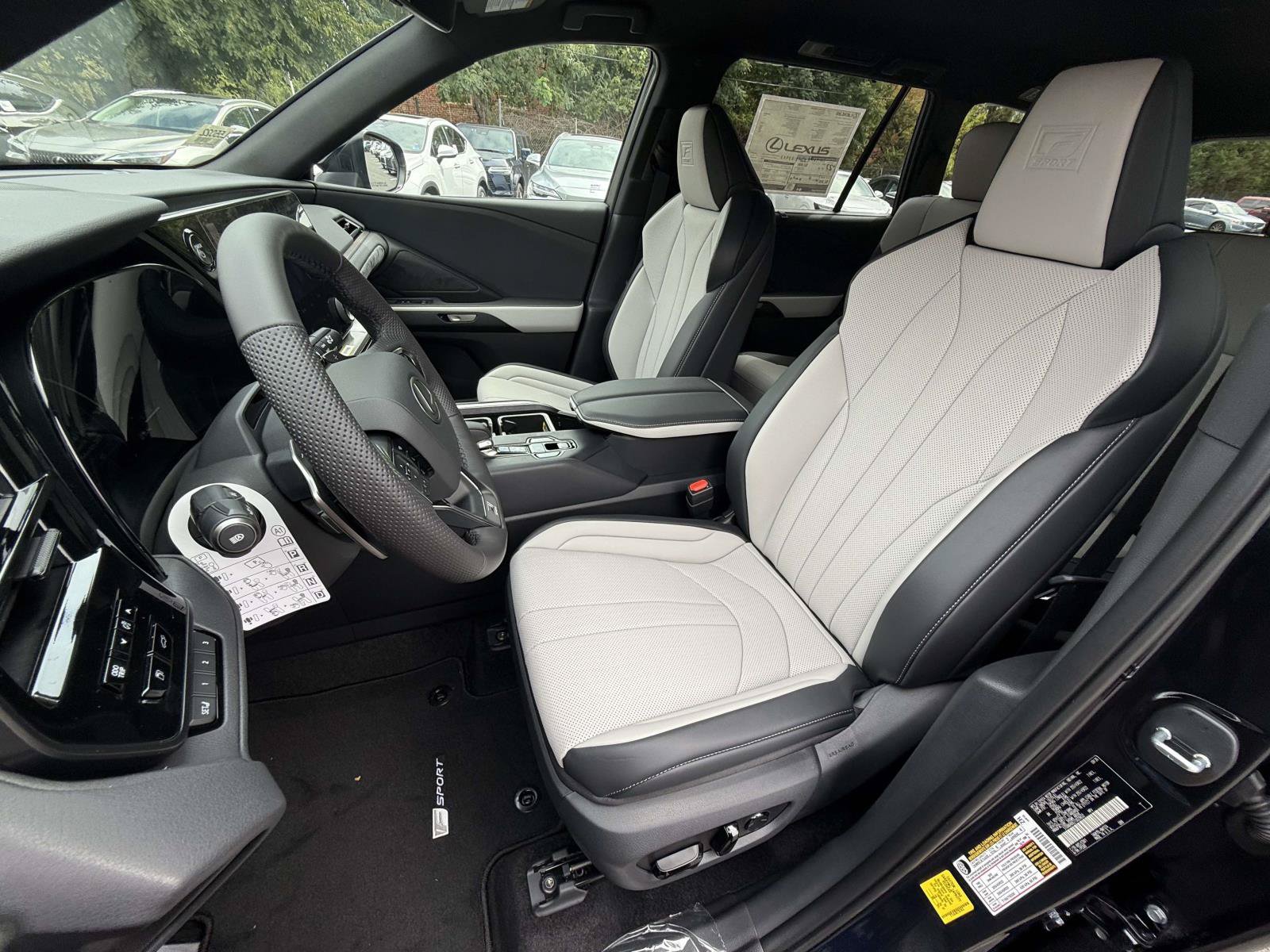 New 2026 Lexus TX 500h AWD image 2