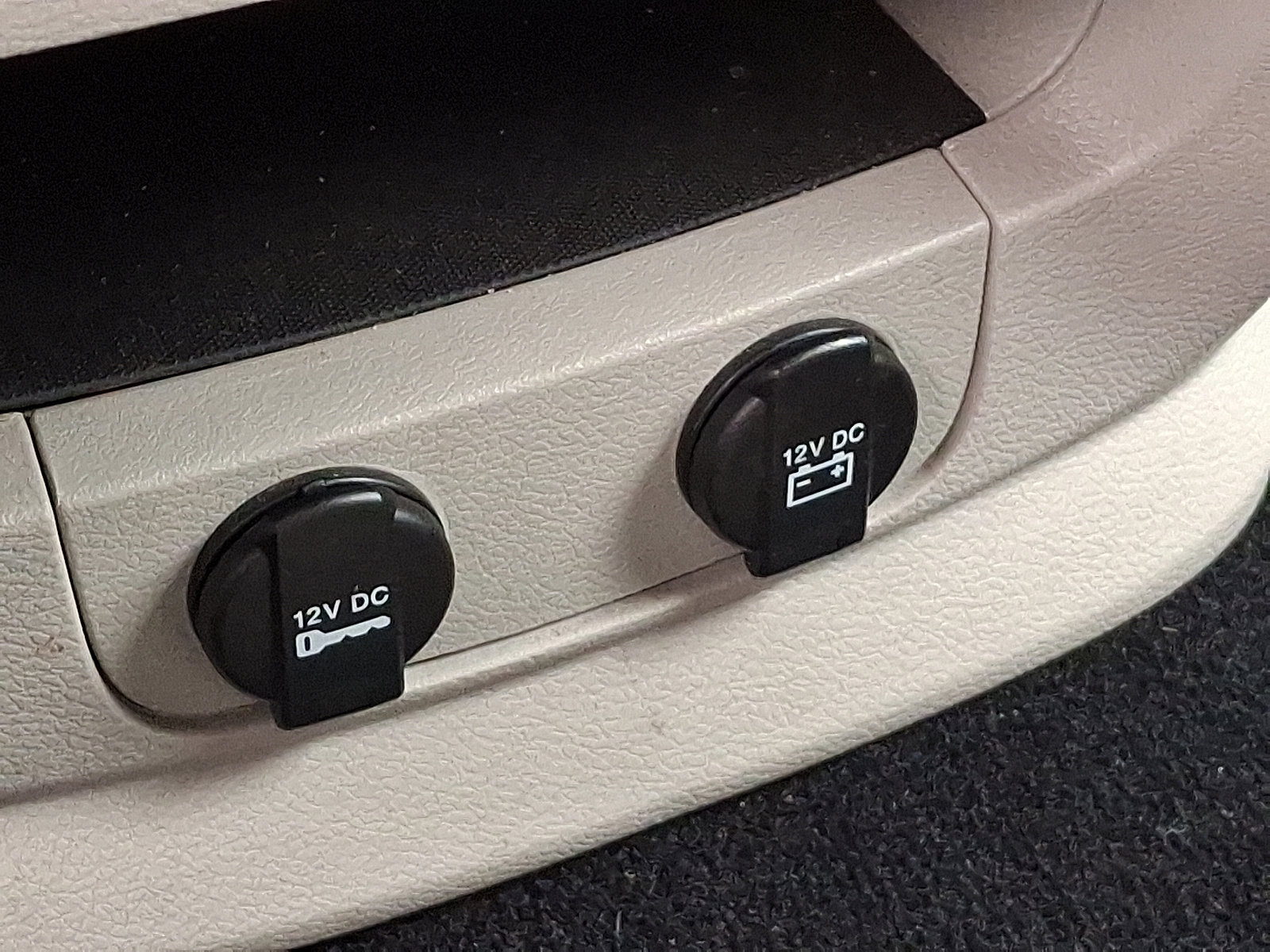 Used 2016 Dodge Grand Caravan SE image 24