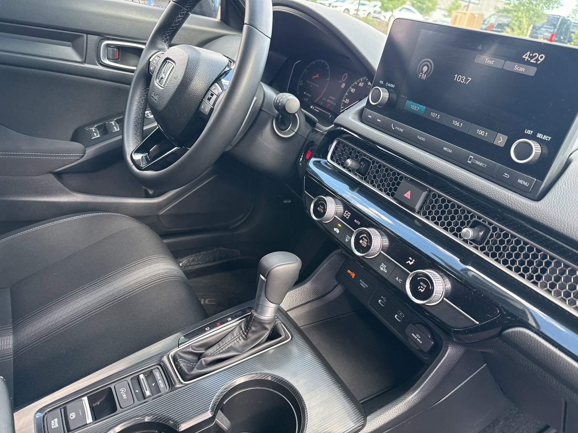 Used 2025 Honda Civic Sport image 28