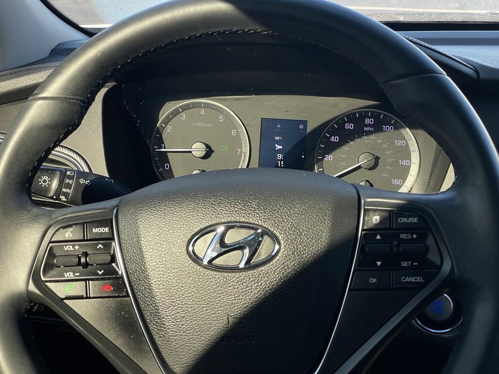Used 2017 Hyundai Sonata Sport w/ Value Edition Package 02 FWD image 12