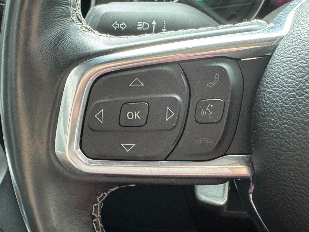 Used 2023 Jeep Wrangler Unlimited Sahara AWD/4WD image 19