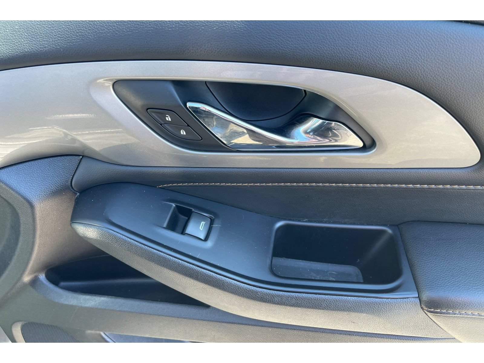 Used 2019 Chevrolet Traverse LS w/ LPO, Blackout Package FWD image 22