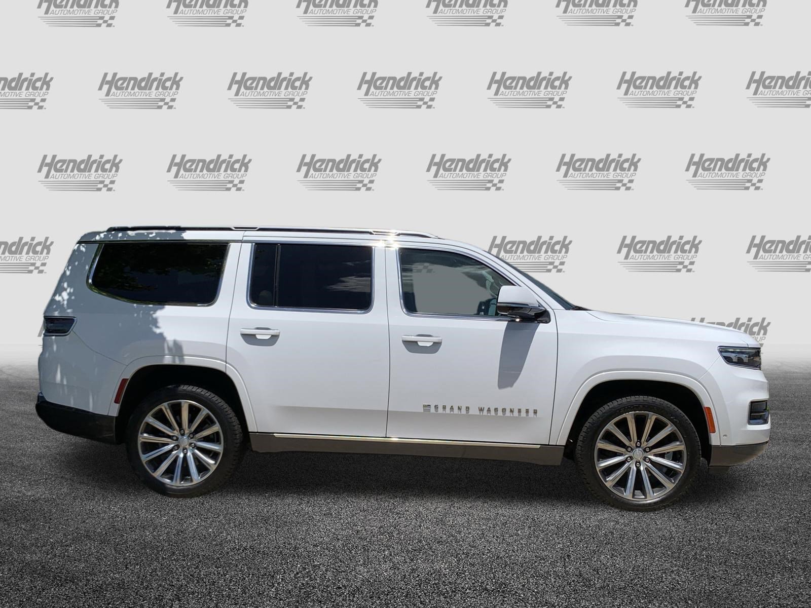 Used 2022 Jeep Grand Wagoneer Series I AWD/4WD image 11
