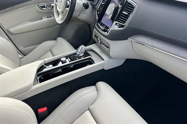 Certified 2025 Volvo XC90 T8 Ultra w/ Protection Package Premier image 18