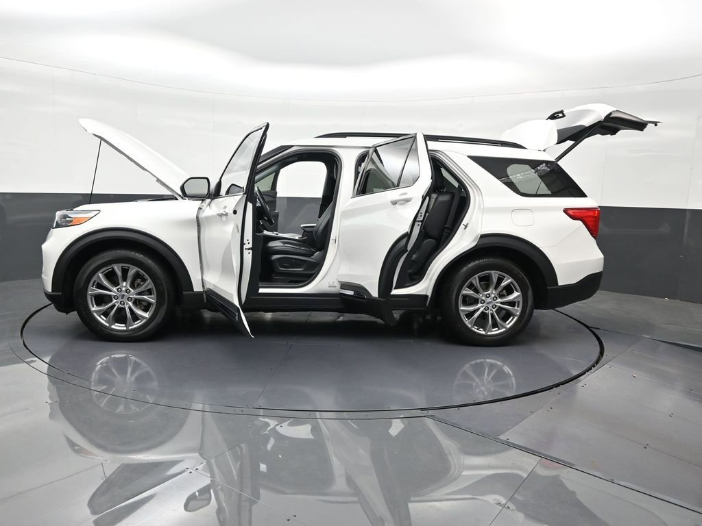 Used 2022 Ford Explorer XLT w/ Equipment Group 202A image 35