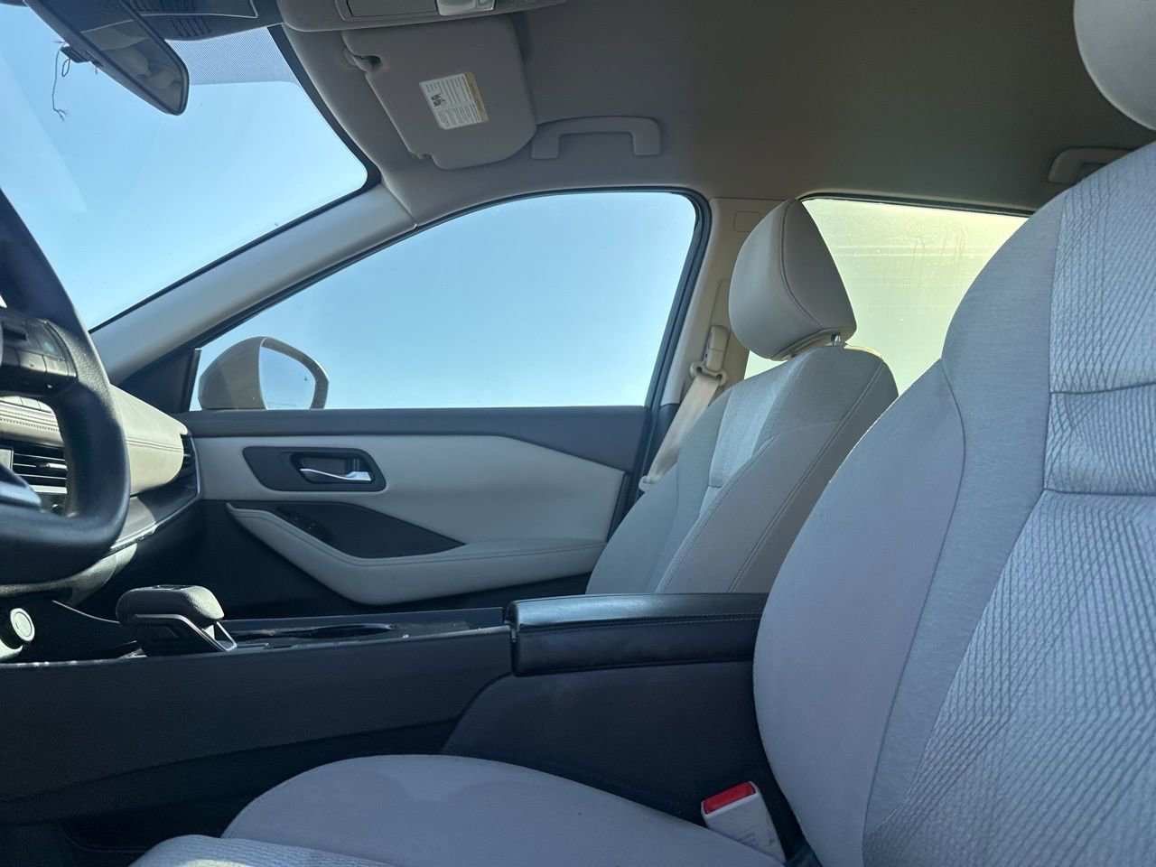 Used 2024 Nissan Rogue SV image 37