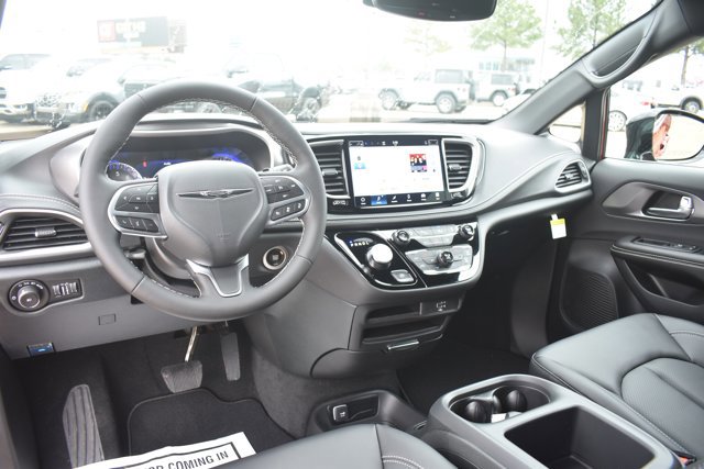 New 2026 Chrysler Pacifica Select image 19