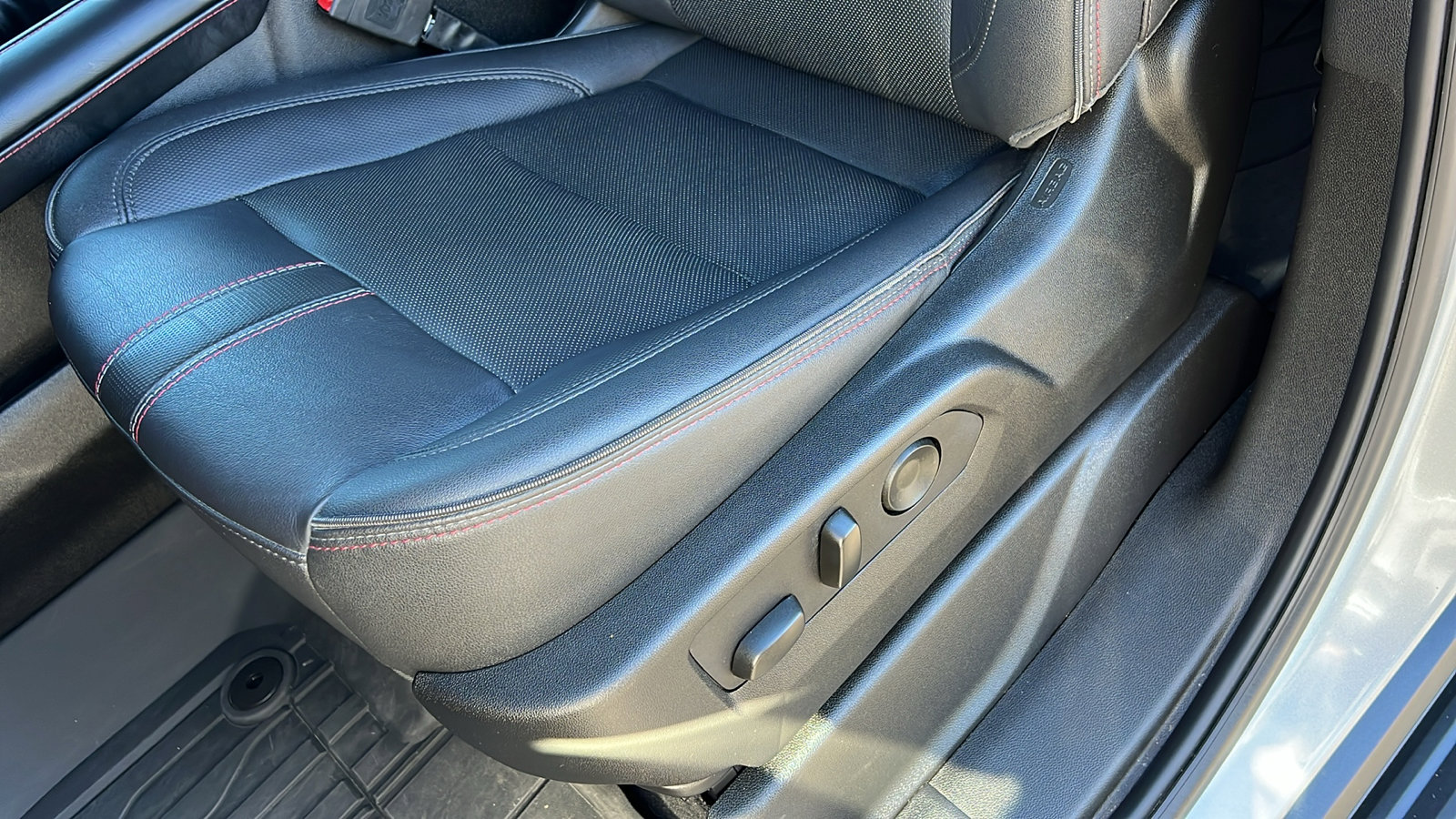 Certified 2023 Chevrolet Tahoe RST w/ RST Performance Edition image 22